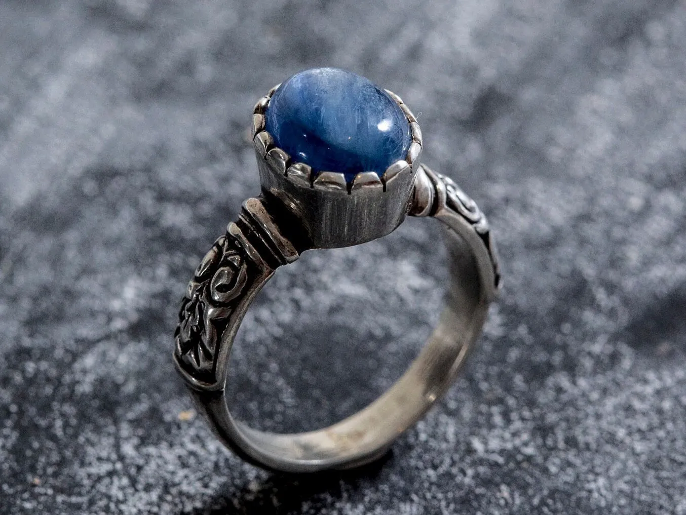 Kyanite Silver Ring - Boho Solitaire Ring - Kyanite Tribal Band