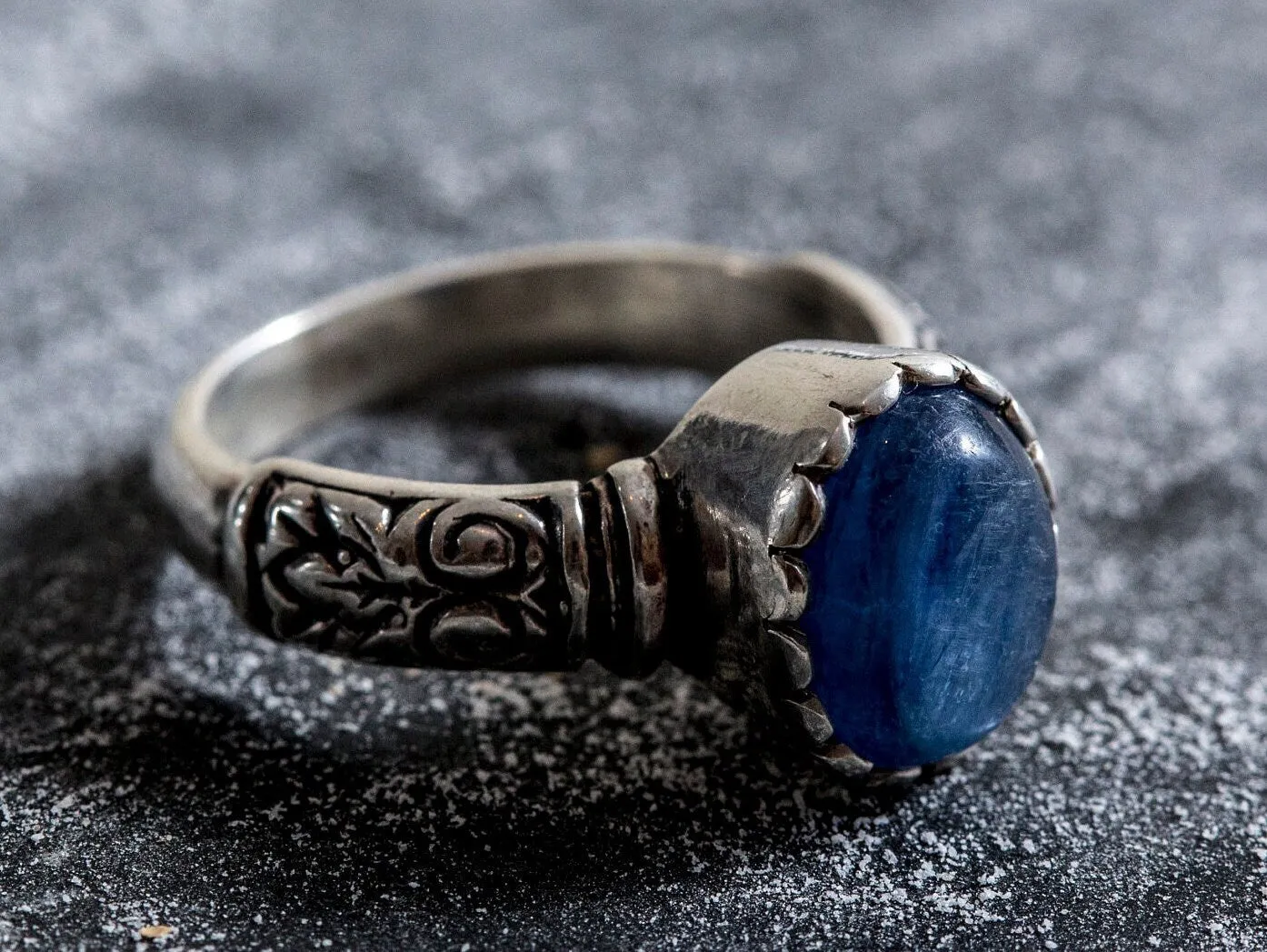 Kyanite Silver Ring - Boho Solitaire Ring - Kyanite Tribal Band