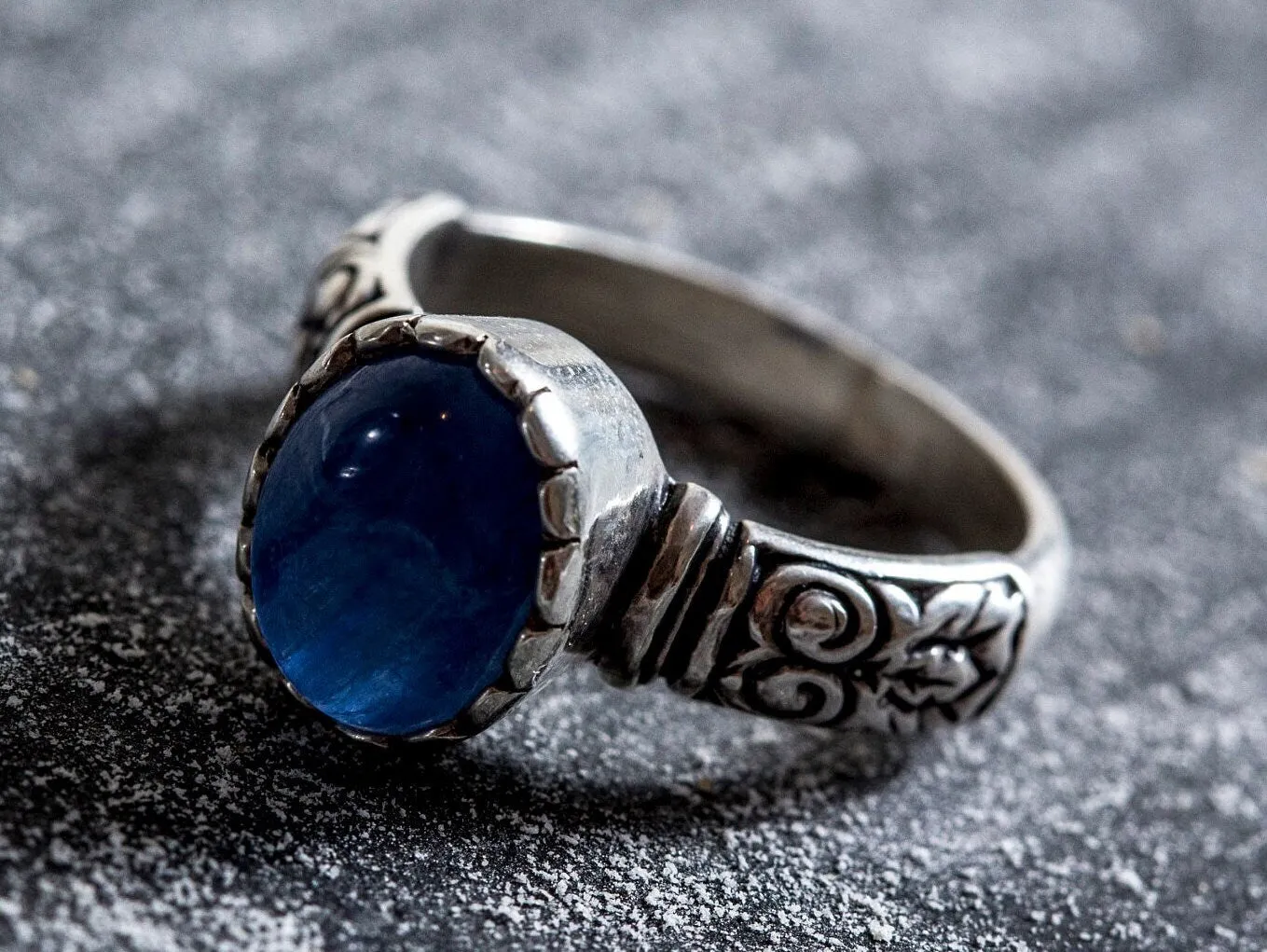 Kyanite Silver Ring - Boho Solitaire Ring - Kyanite Tribal Band